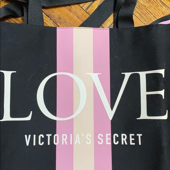 NWT Victoria’s Secret travel bag size: 23” x 15” - Picture 2 of 7